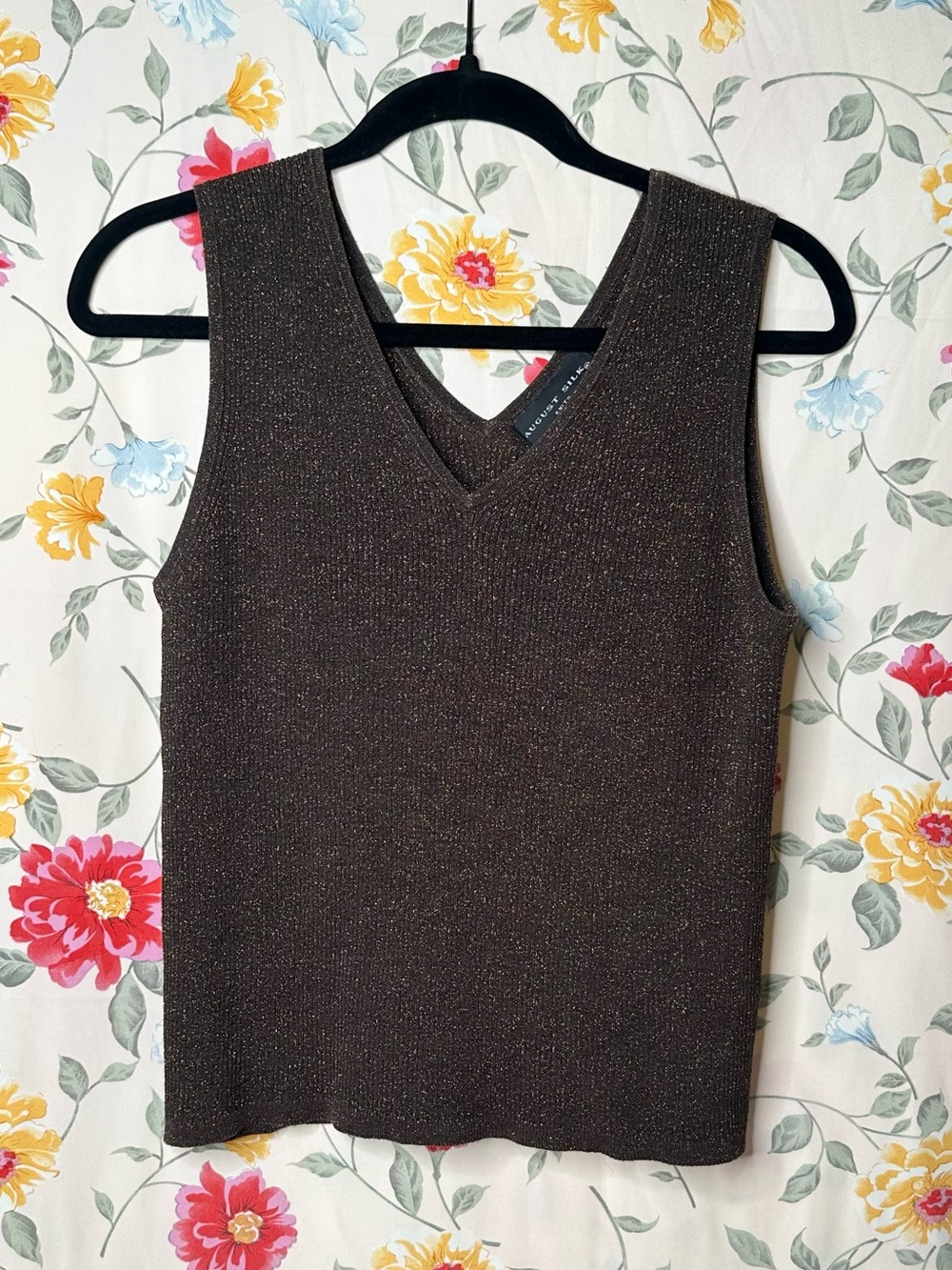AUGUST SILK | Y2K | Metallic Glitter V-Neck Sleeveless Tank | Size M